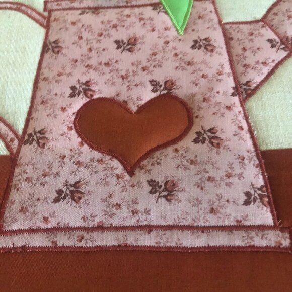 LARGE VINTAGE QUILTED EMBROIDERY ART IN WOODEN HOOP FRAME - Picture 4 of 8